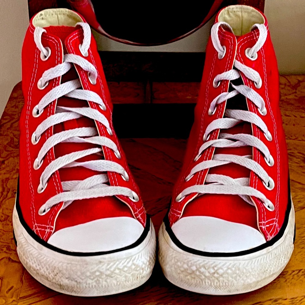 Coverse high top red great condition only worn a couple of time